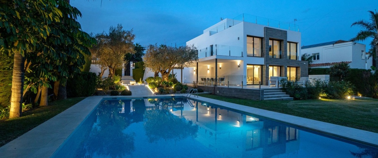 Resale - Villa - Marbella - Nueva Andalucía