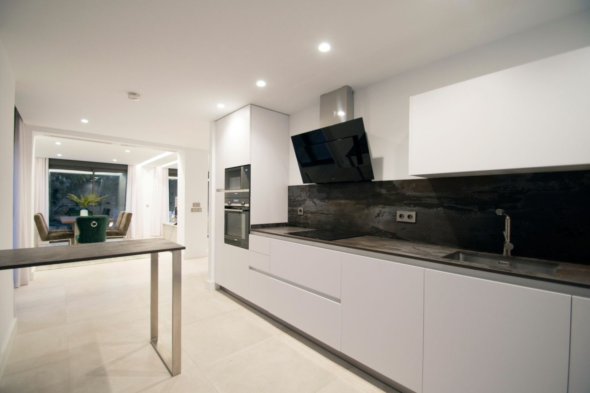 Resale - Villa - Marbella - Nueva Andalucía