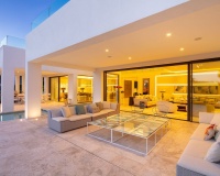 Resale - Villa - Marbella - Nueva Andalucía