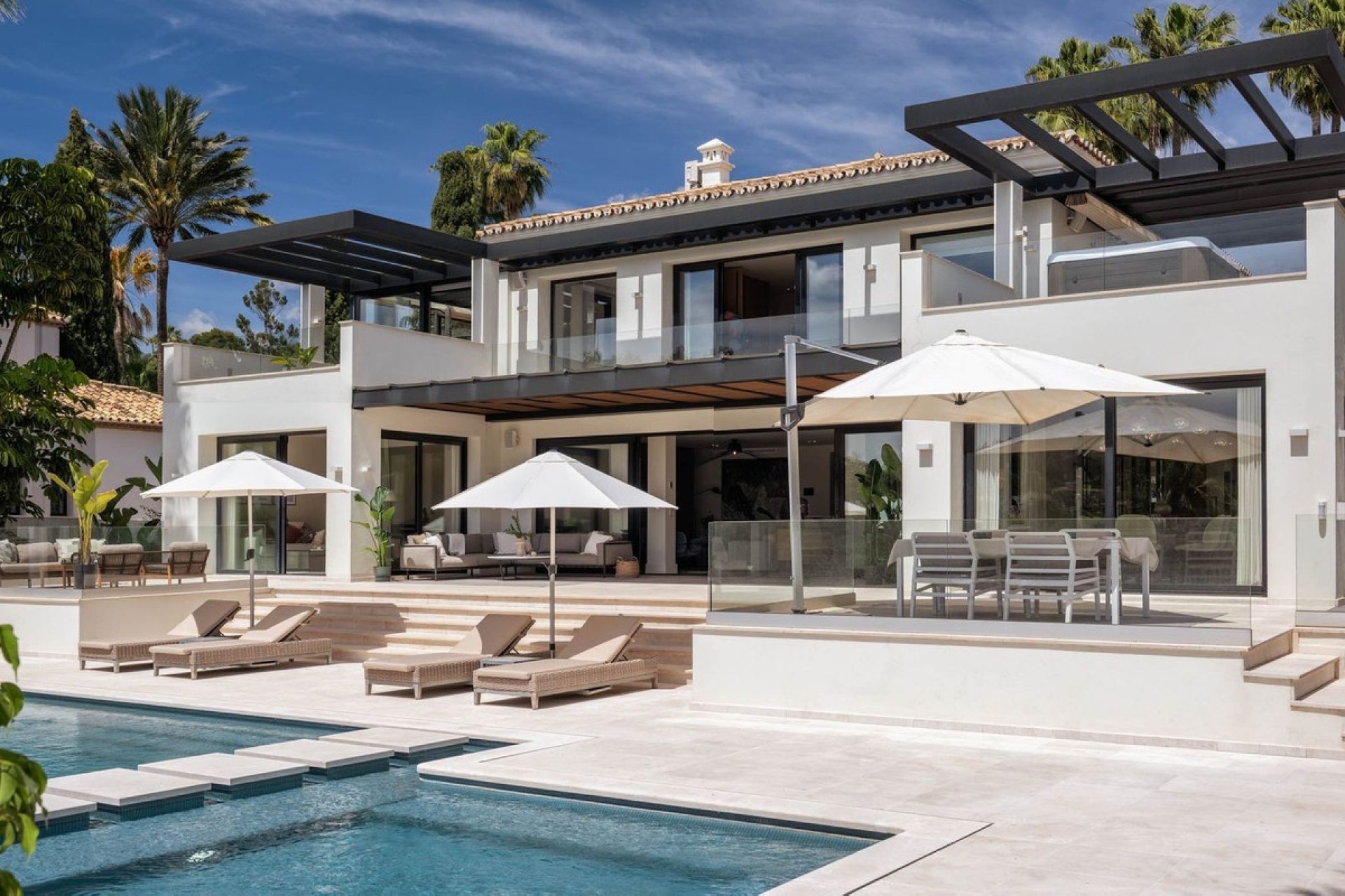 Resale - Villa - Marbella - Nueva Andalucía