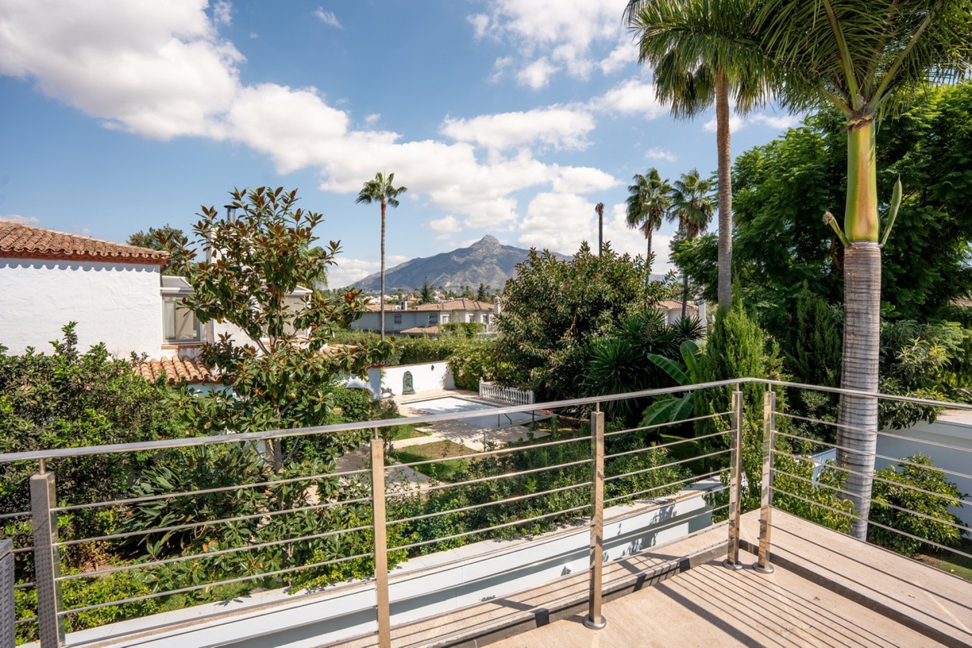 Resale - Villa - Marbella - Nueva Andalucía