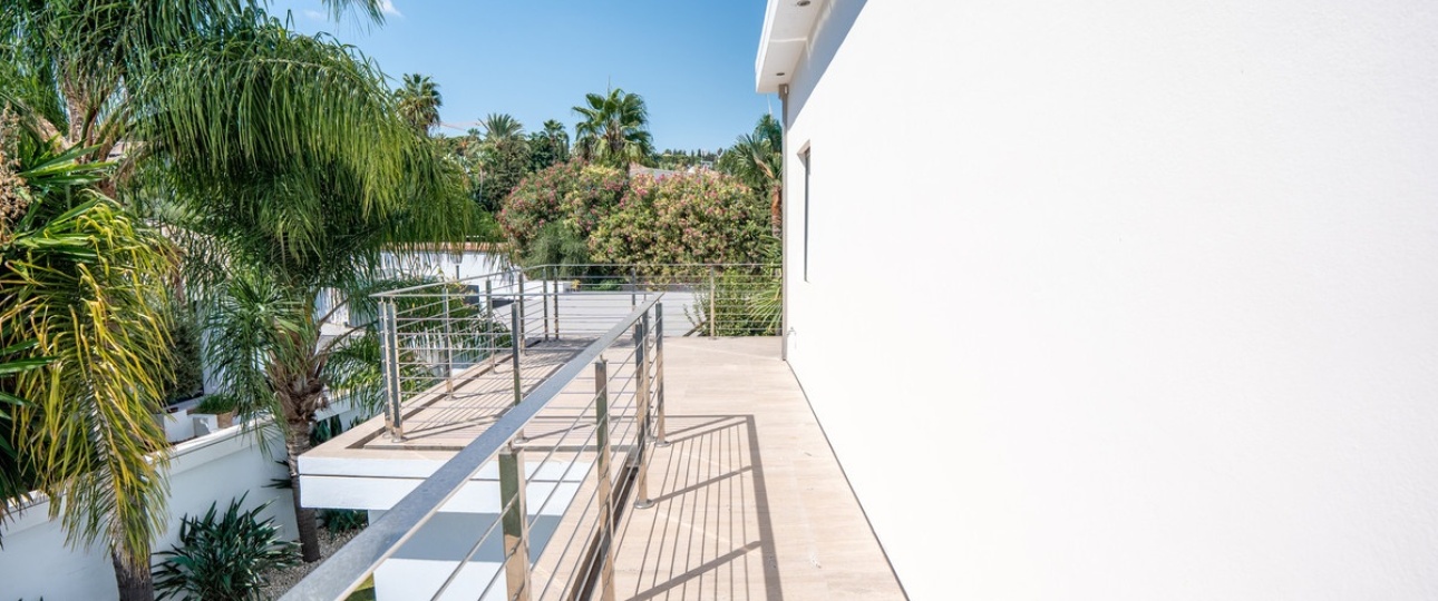 Resale - Villa - Marbella - Nueva Andalucía