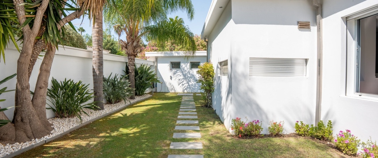 Resale - Villa - Marbella - Nueva Andalucía