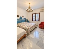 Resale - Villa - Marbella - Nueva Andalucía