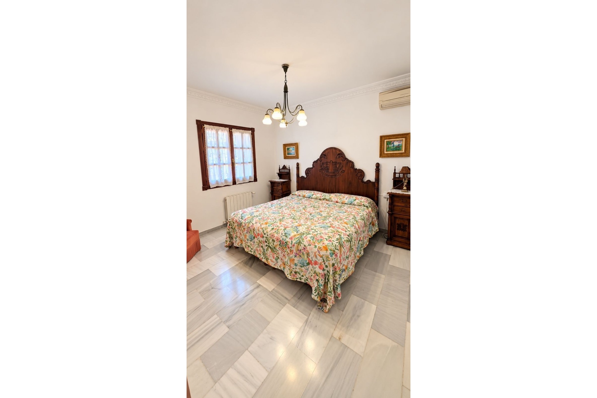 Resale - Villa - Marbella - Nueva Andalucía
