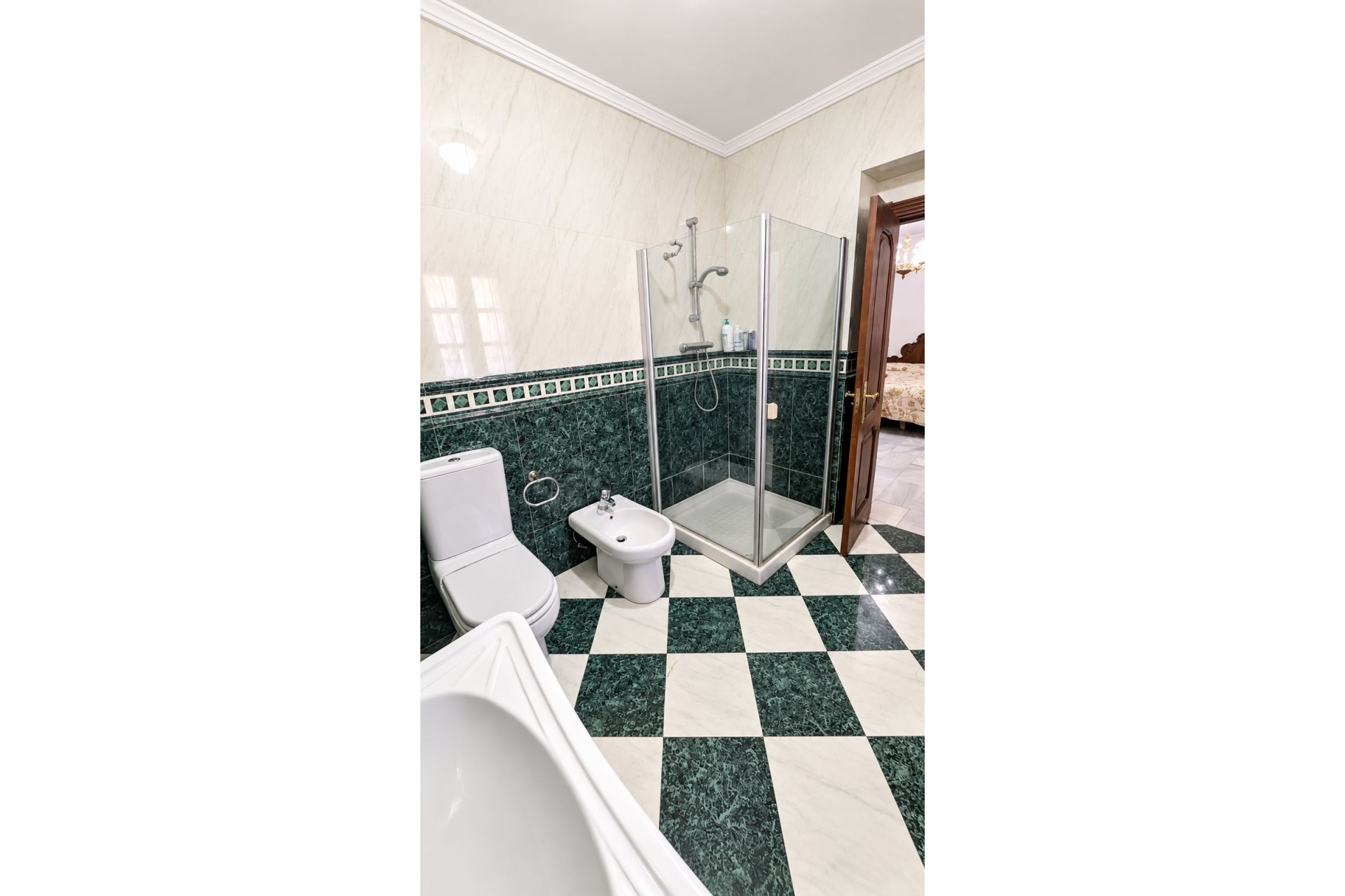 Resale - Villa - Marbella - Nueva Andalucía