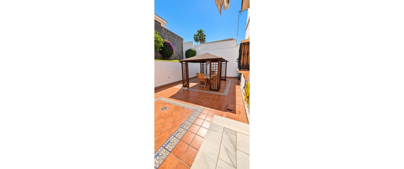 Resale - Villa - Marbella - Nueva Andalucía