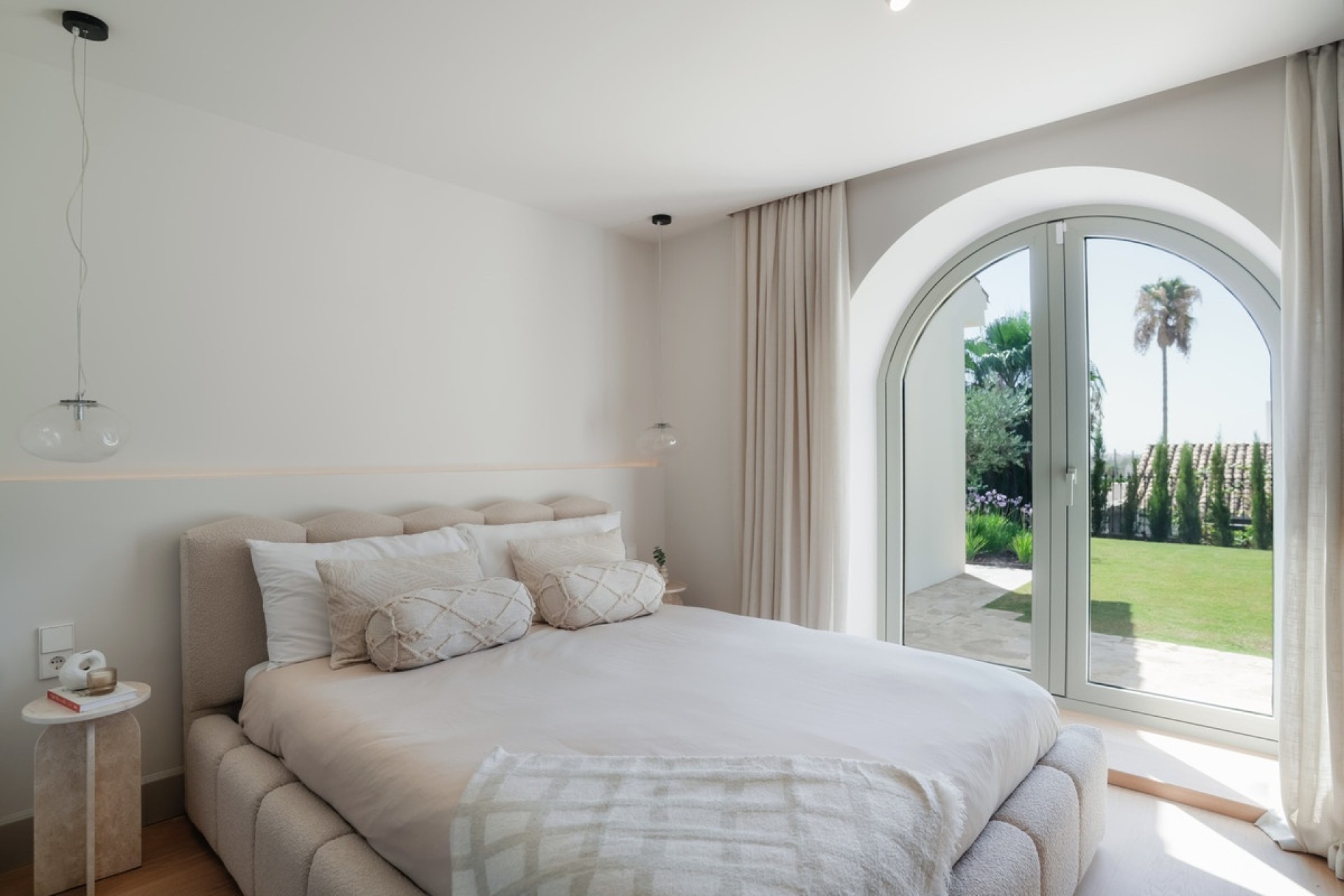 Resale - Villa - Marbella - Nueva Andalucía