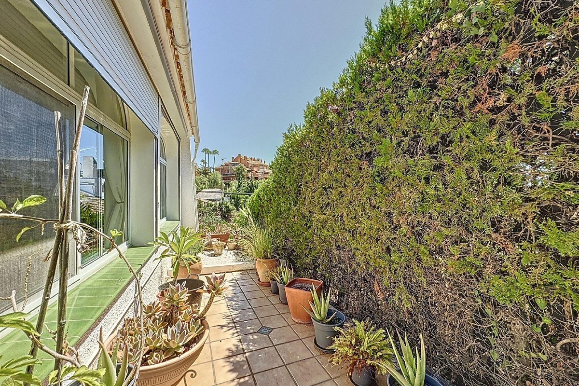 Resale - Villa - Marbella - Nueva Andalucía