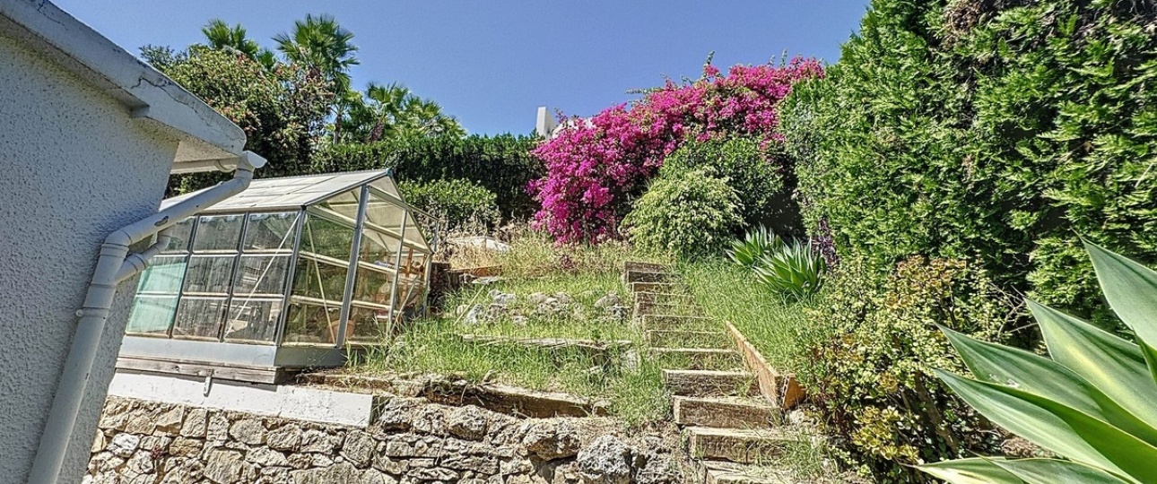 Resale - Villa - Marbella - Nueva Andalucía