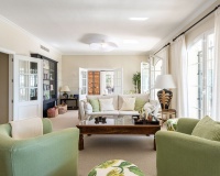 Resale - Villa - Marbella - Nueva Andalucía