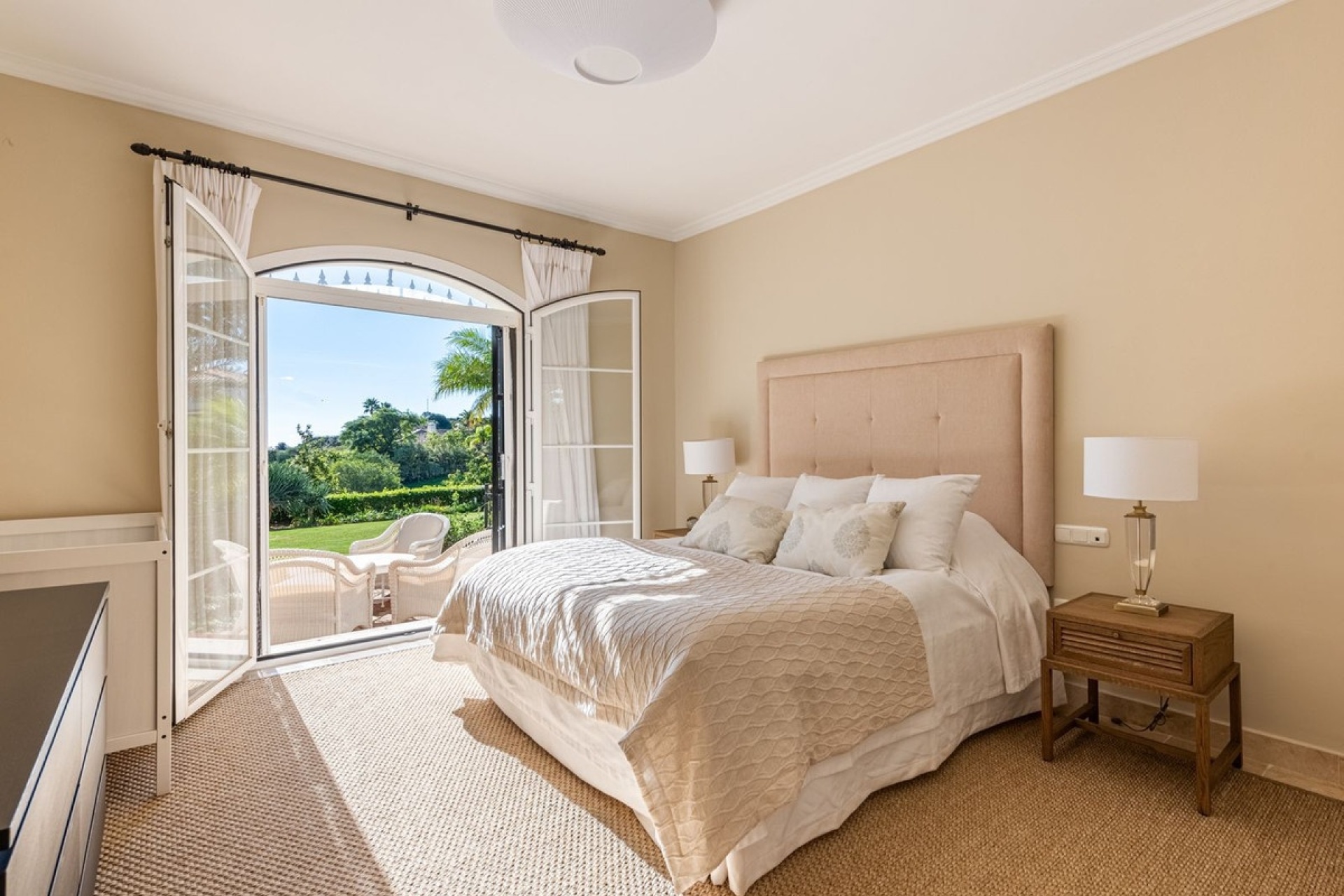 Resale - Villa - Marbella - Nueva Andalucía