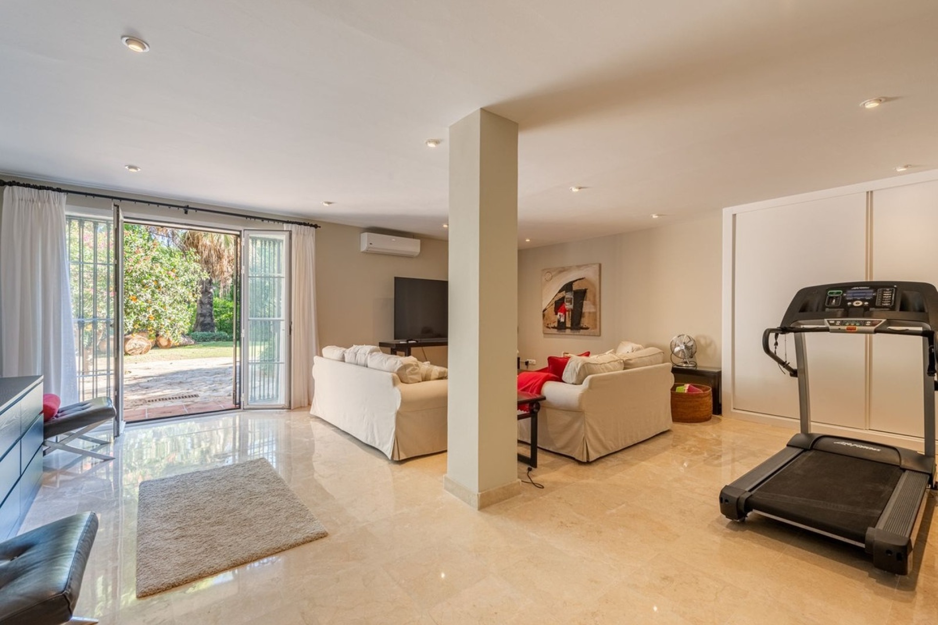 Resale - Villa - Marbella - Nueva Andalucía