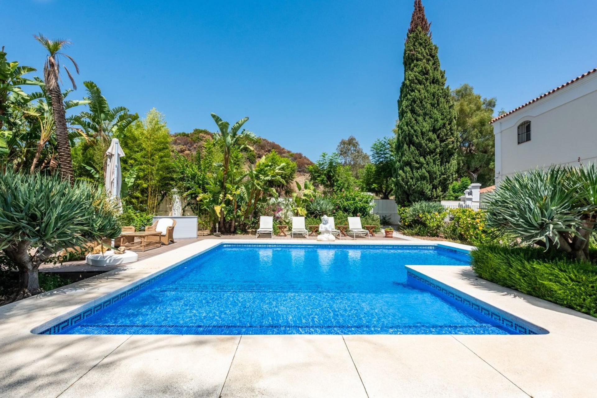 Resale - Villa - Marbella - Nueva Andalucía