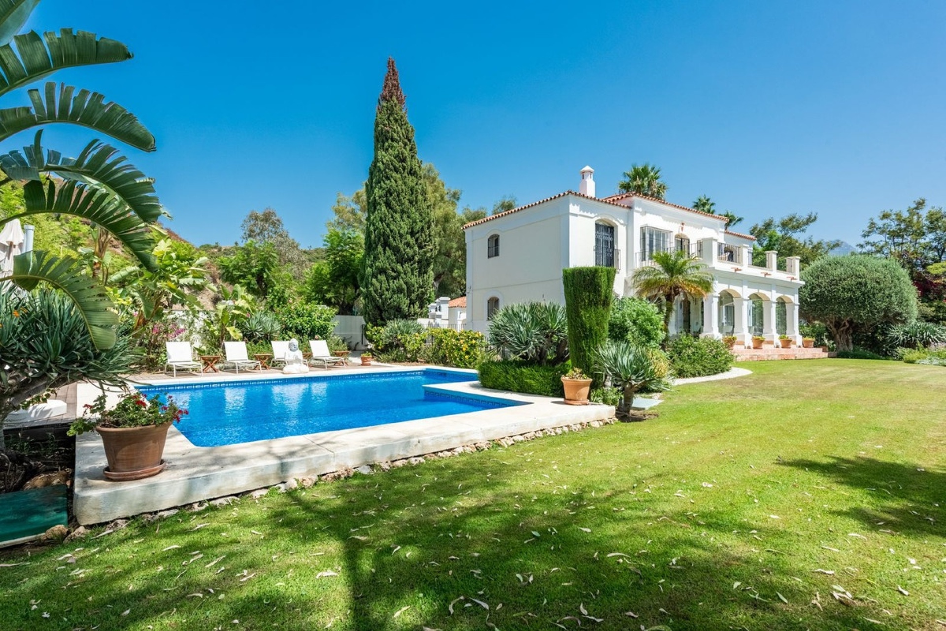 Resale - Villa - Marbella - Nueva Andalucía