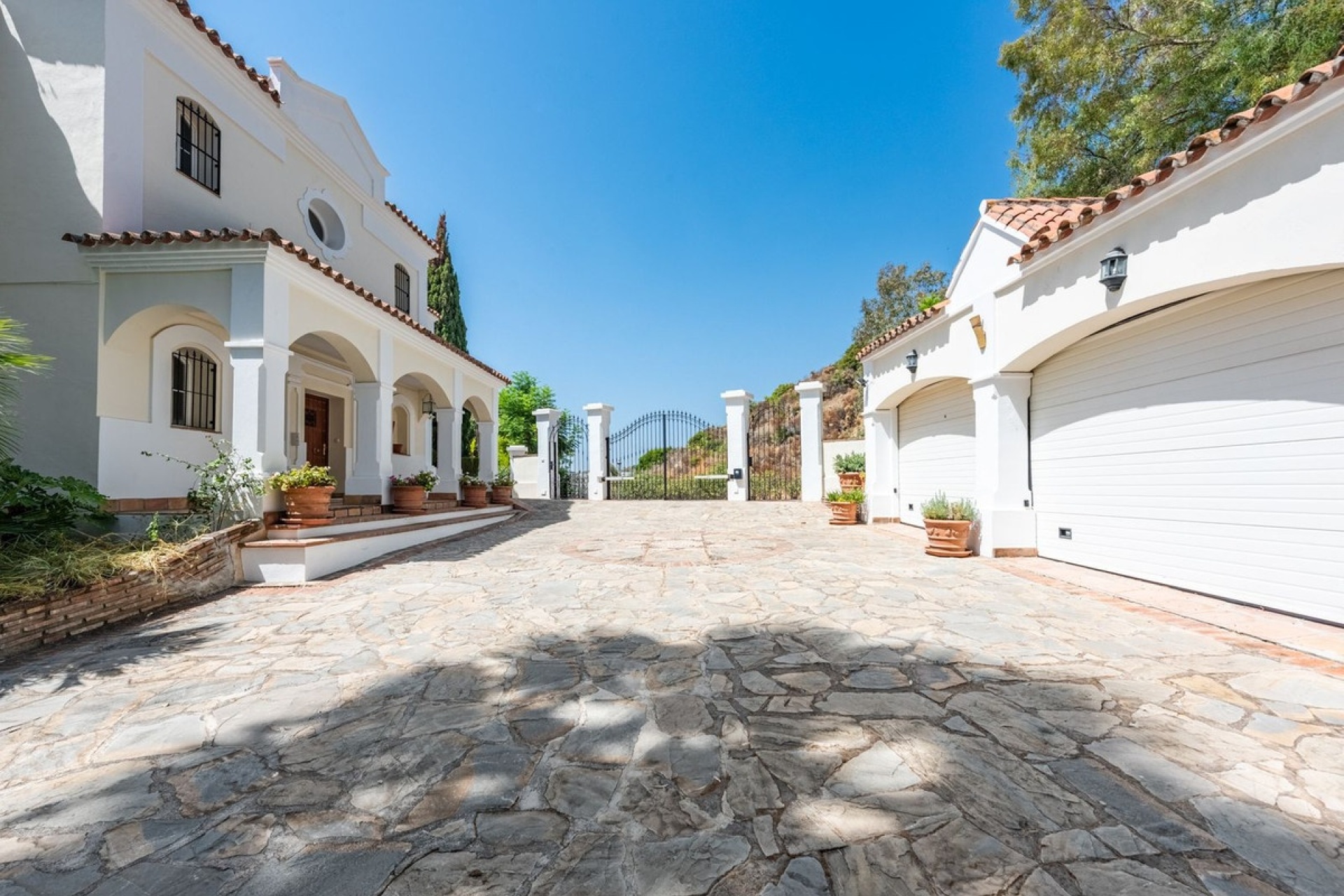 Resale - Villa - Marbella - Nueva Andalucía