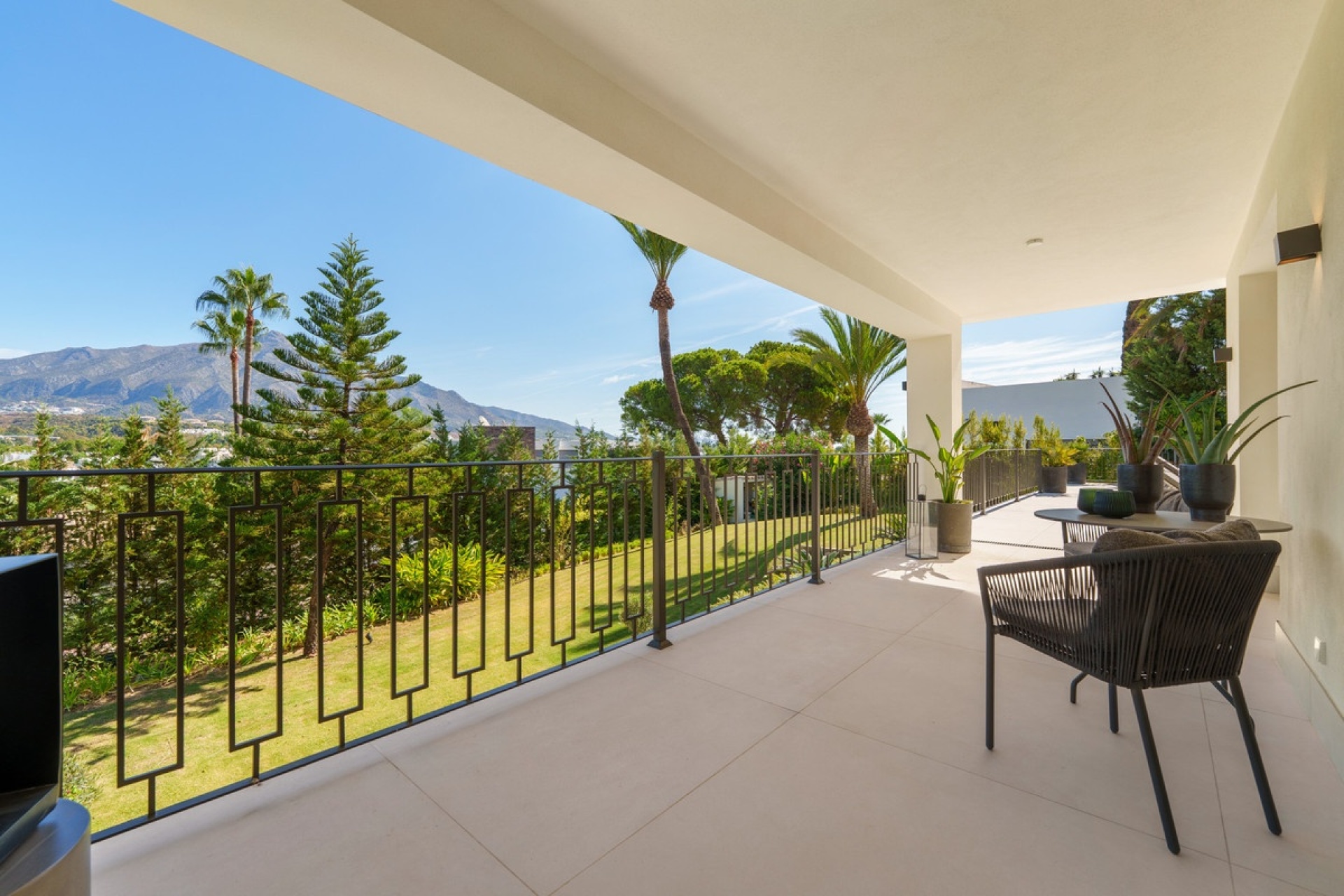 Resale - Villa - Marbella - Nueva Andalucía