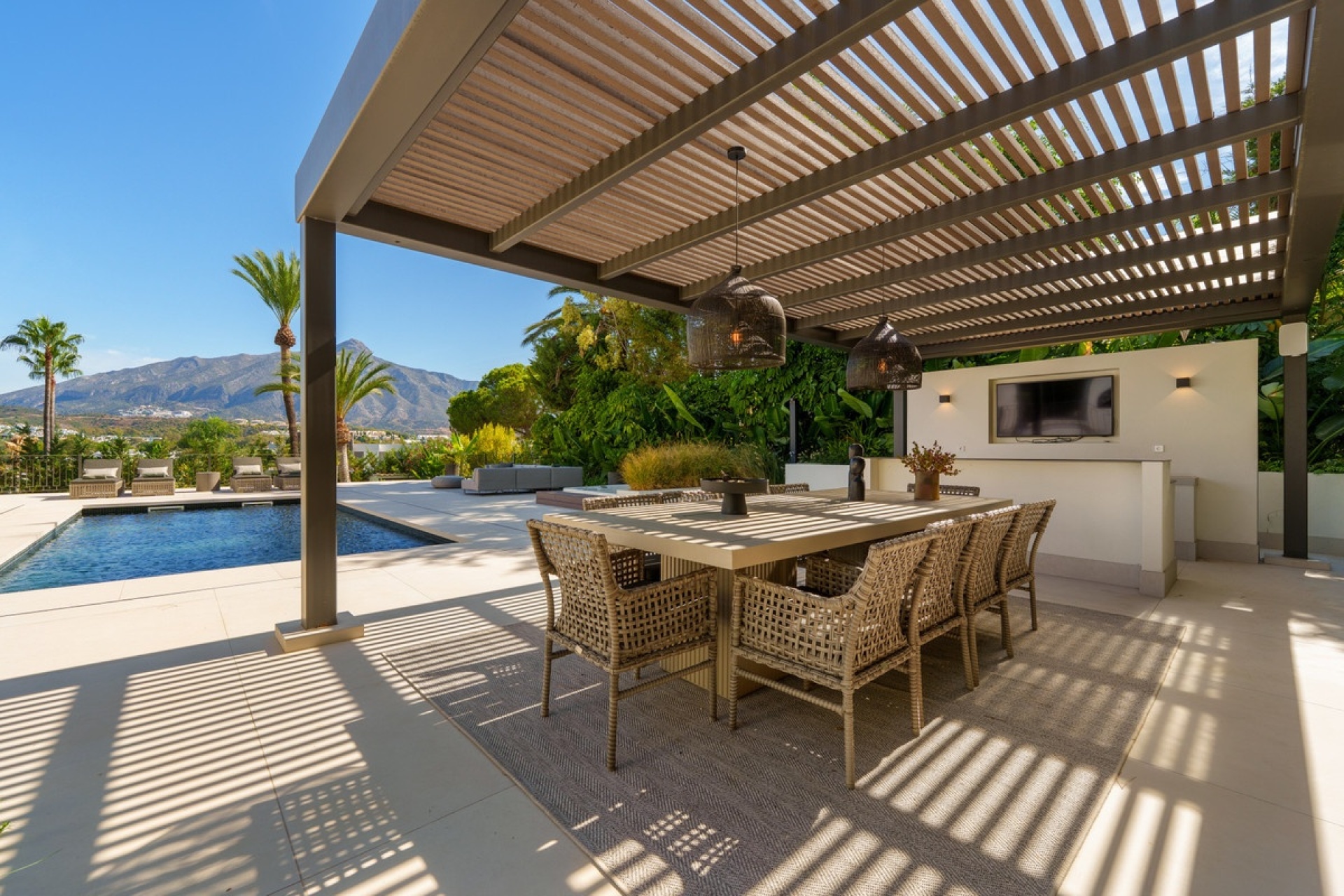 Resale - Villa - Marbella - Nueva Andalucía