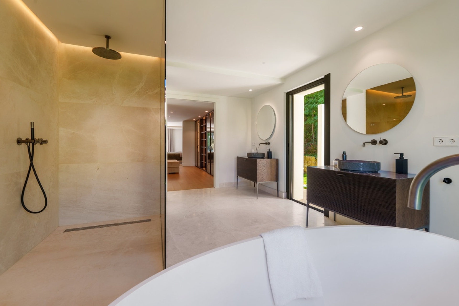 Resale - Villa - Marbella - Nueva Andalucía