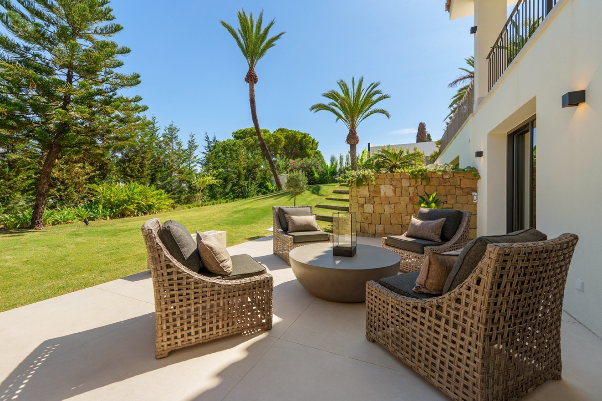 Resale - Villa - Marbella - Nueva Andalucía