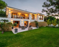 Resale - Villa - Marbella - Nueva Andalucía