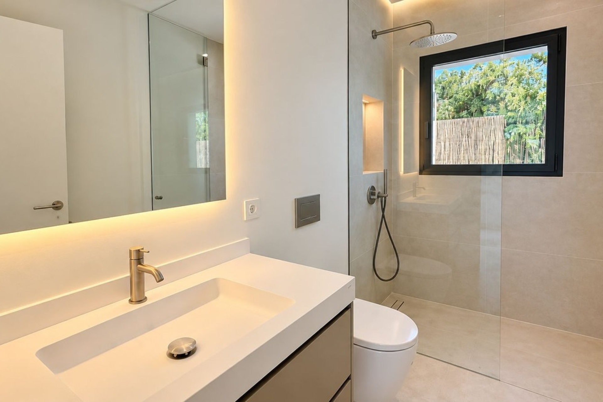 Resale - Villa - Marbella - Nueva Andalucía