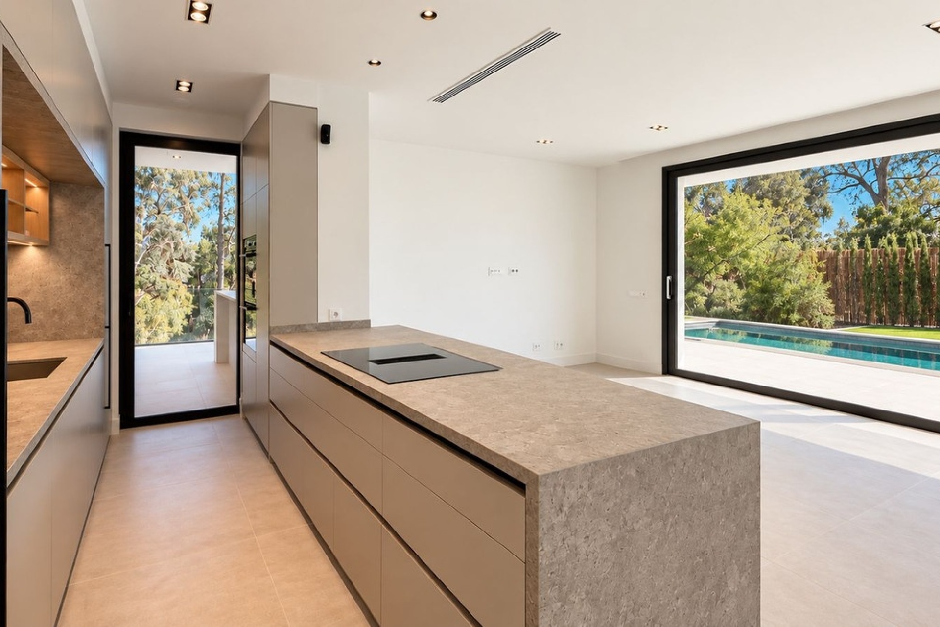 Resale - Villa - Marbella - Nueva Andalucía