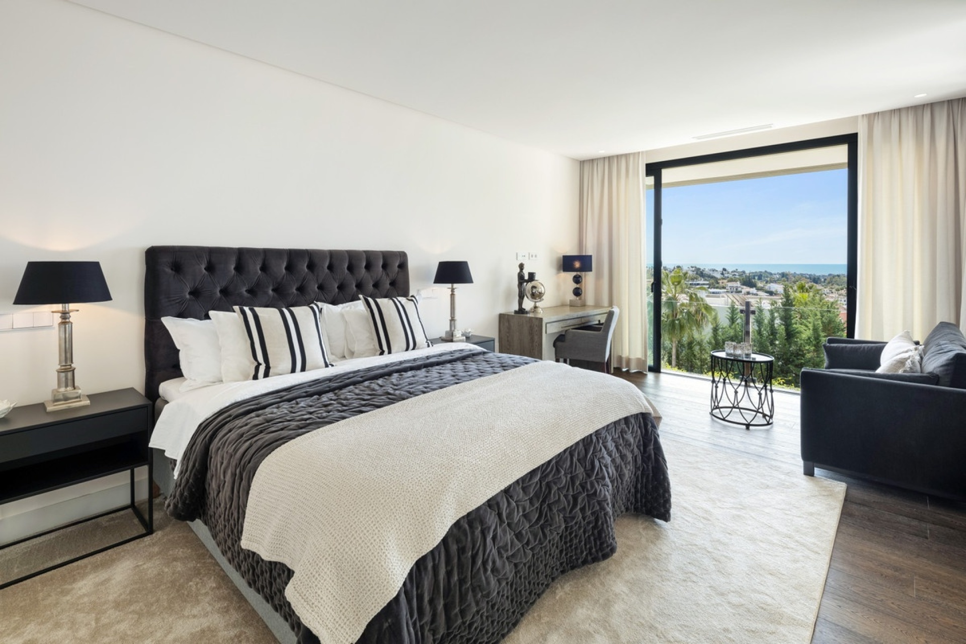 Resale - Villa - Marbella - Nueva Andalucía
