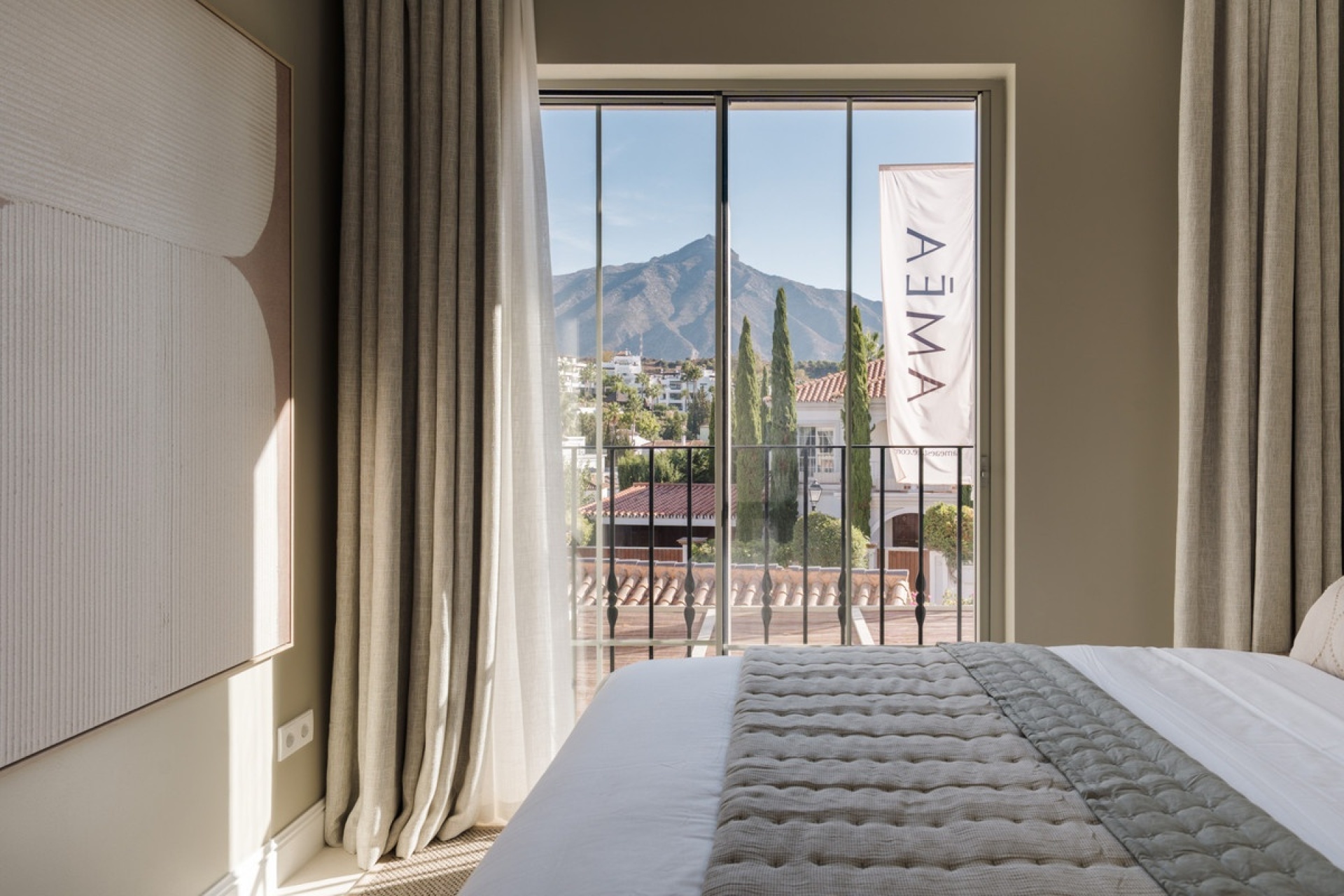 Resale - Villa - Marbella - Nueva Andalucía