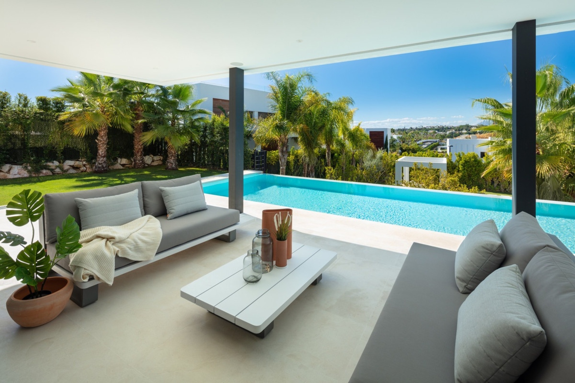 Resale - Villa - Marbella - Nueva Andalucía