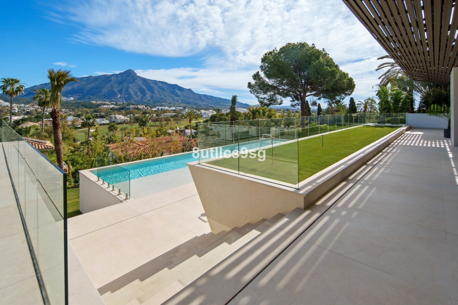 Resale - Villa - Marbella - Nueva Andalucía