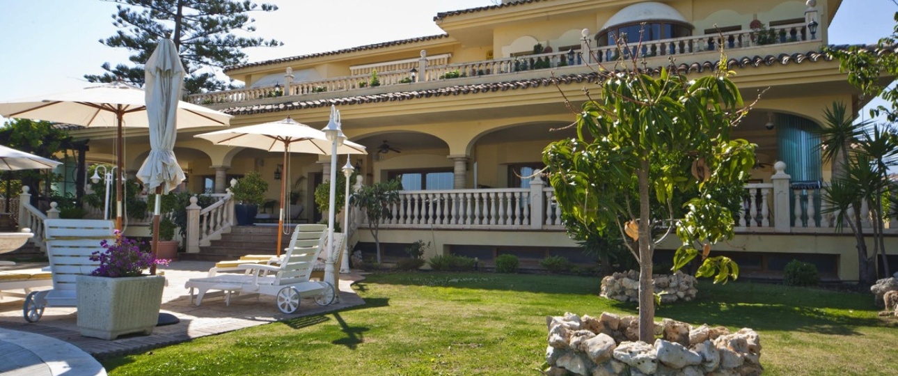 Resale - Villa - Marbella - Nueva Andalucía