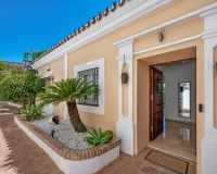 Resale - Villa - Marbella - Nueva Andalucía