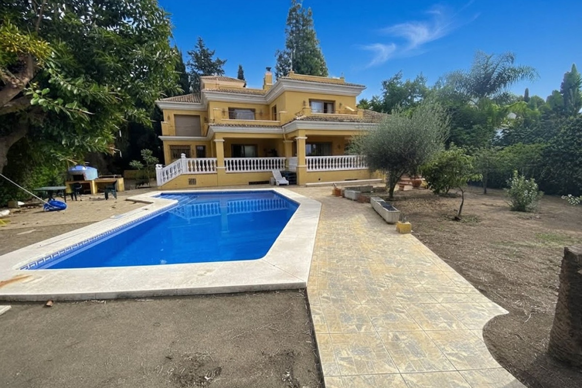 Resale - Villa - Marbella - Nueva Andalucía