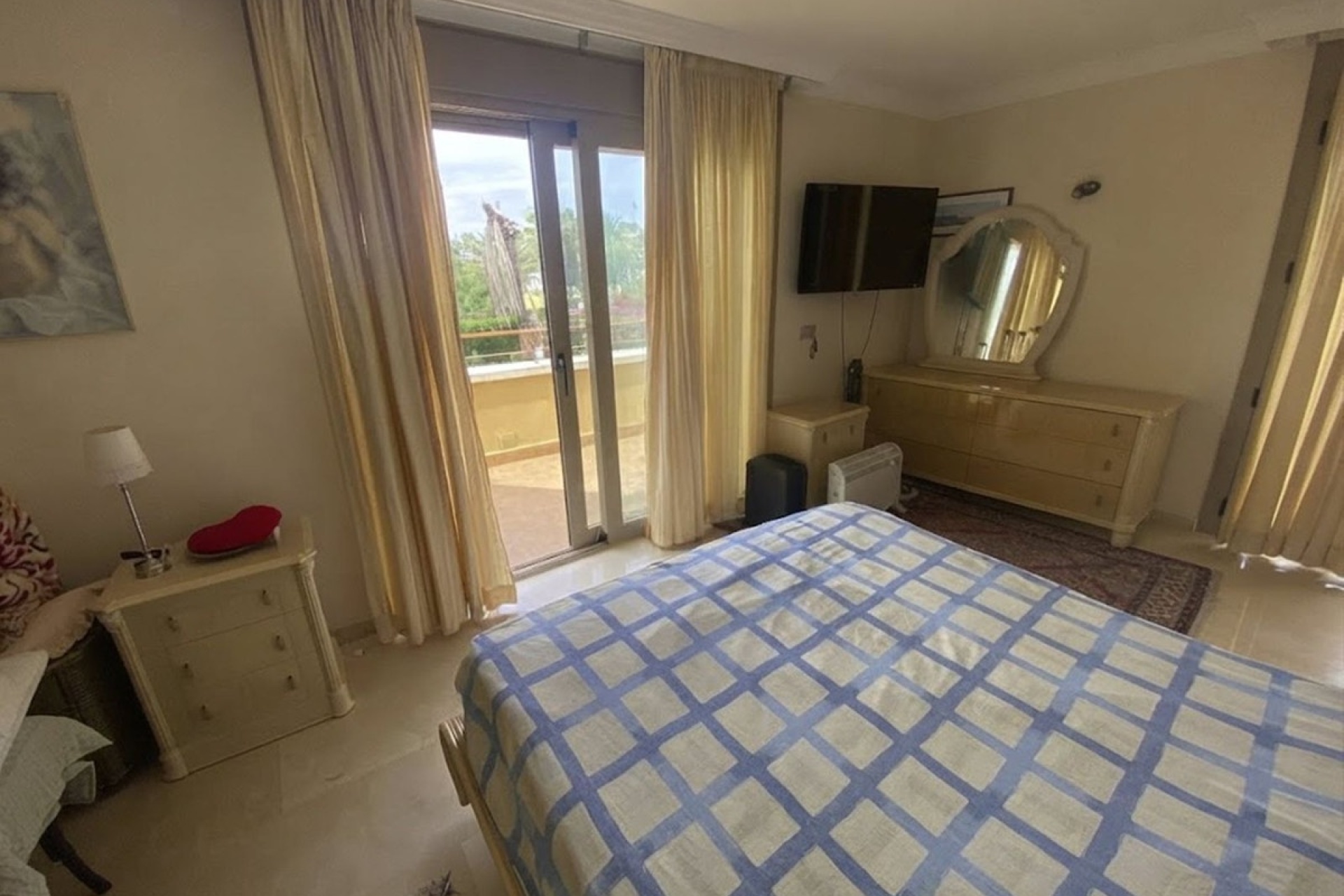 Resale - Villa - Marbella - Nueva Andalucía