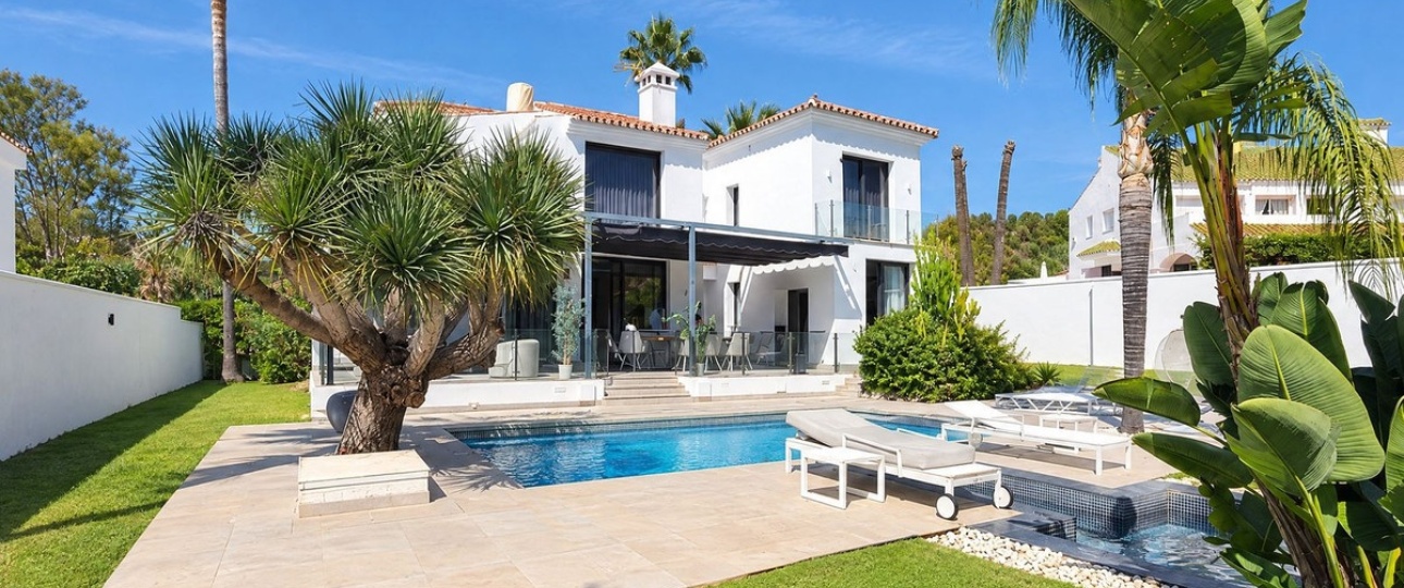 Resale - Villa - Marbella - Nueva Andalucía