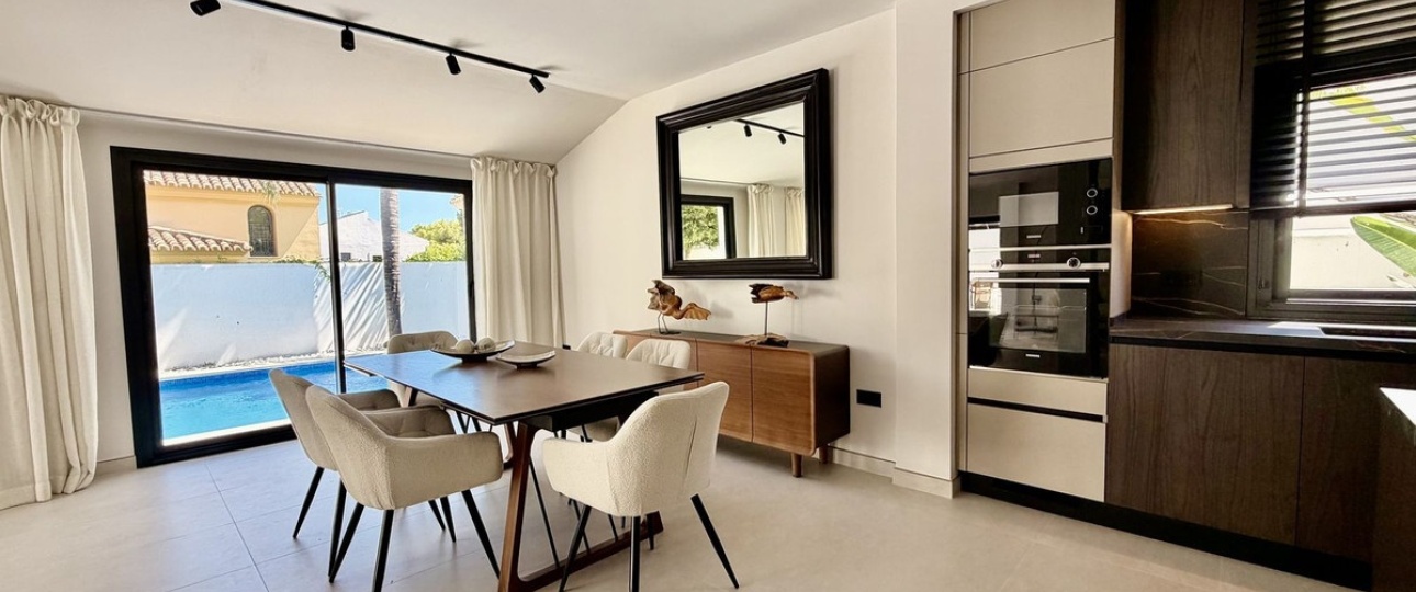 Resale - Villa - Marbella - Nueva Andalucía