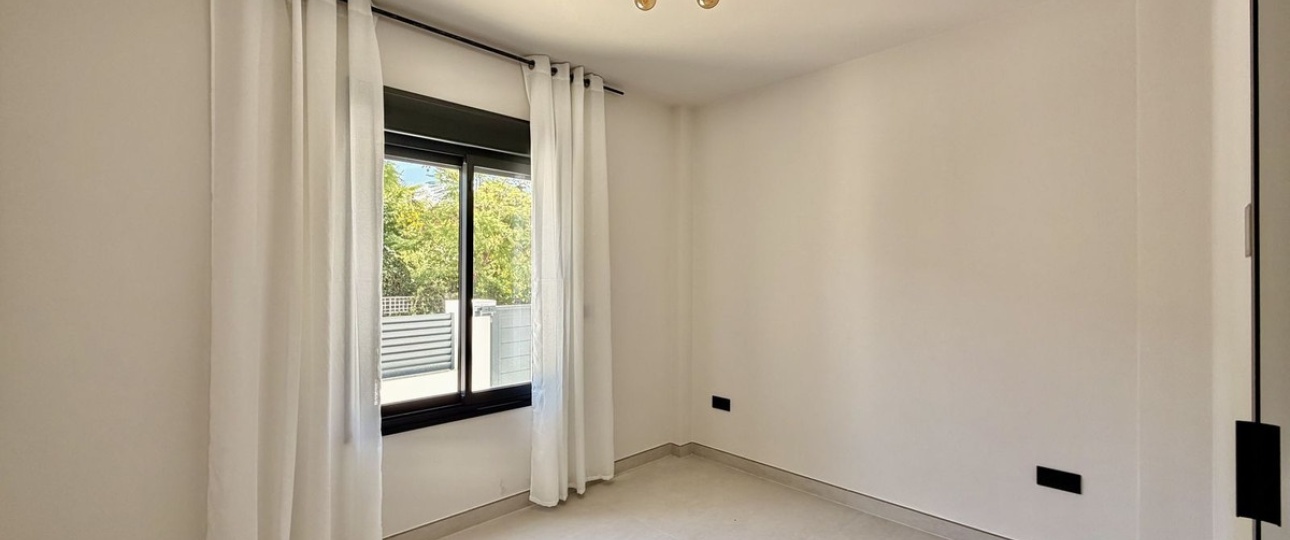 Resale - Villa - Marbella - Nueva Andalucía