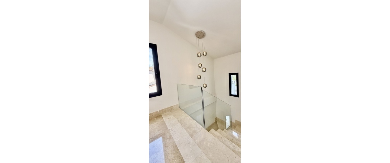 Resale - Villa - Marbella - Nueva Andalucía