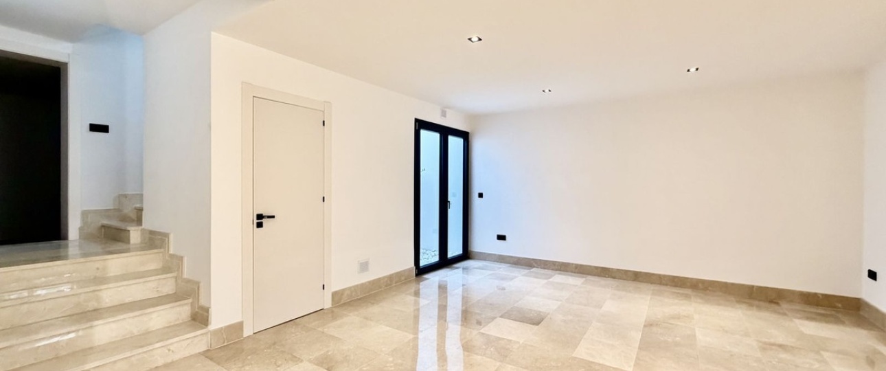 Resale - Villa - Marbella - Nueva Andalucía