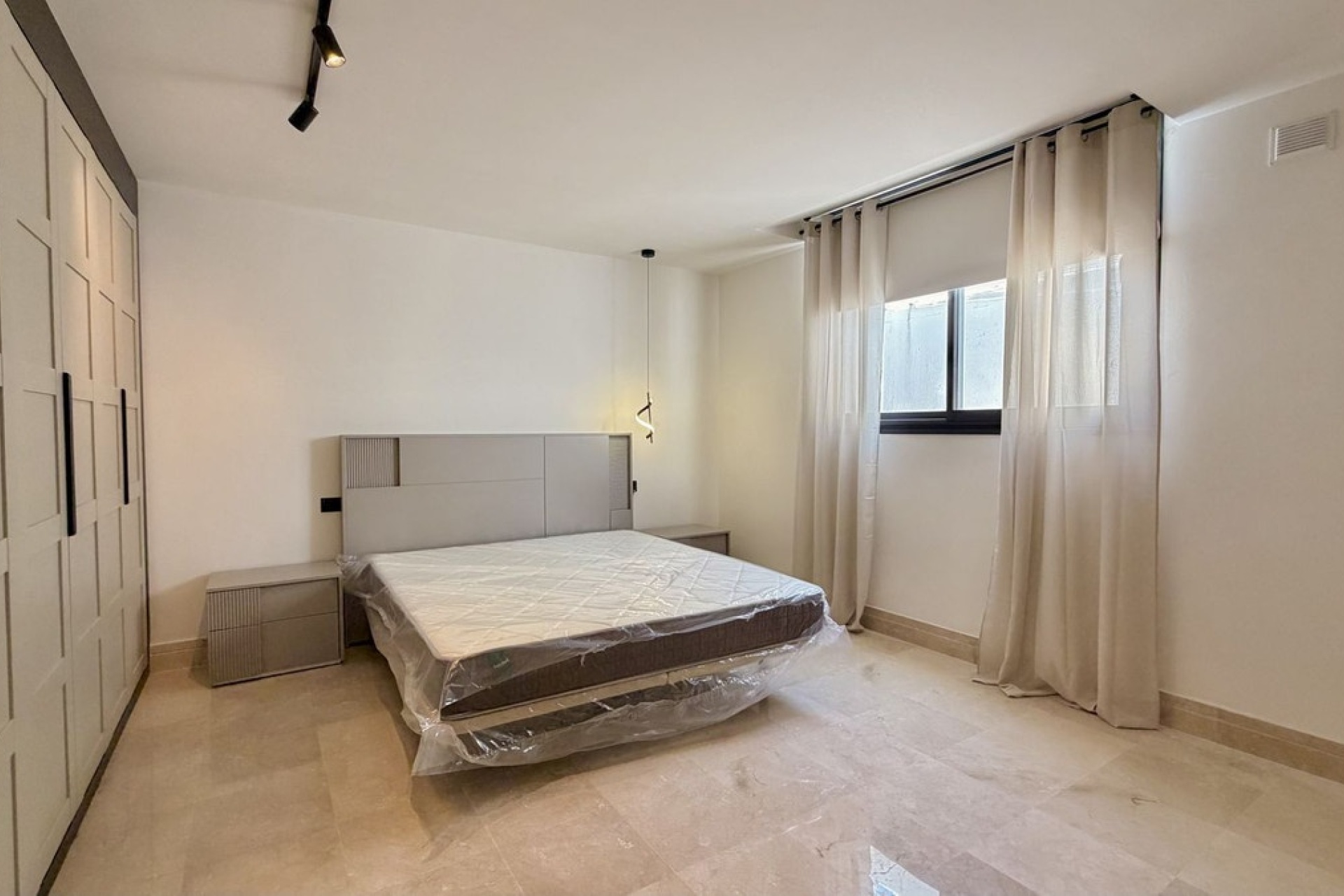 Resale - Villa - Marbella - Nueva Andalucía