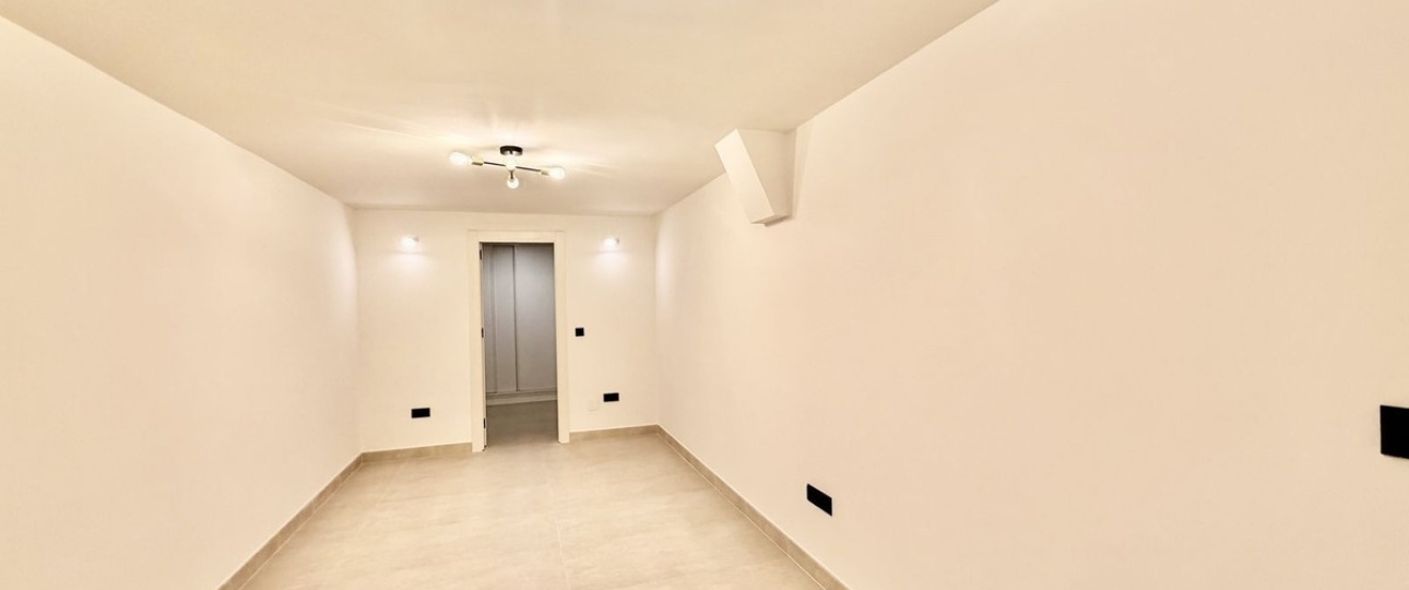 Resale - Villa - Marbella - Nueva Andalucía