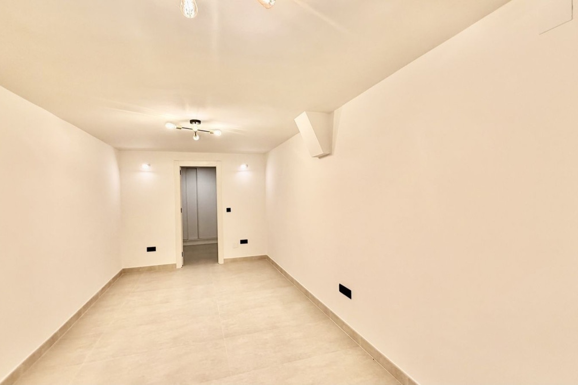Resale - Villa - Marbella - Nueva Andalucía