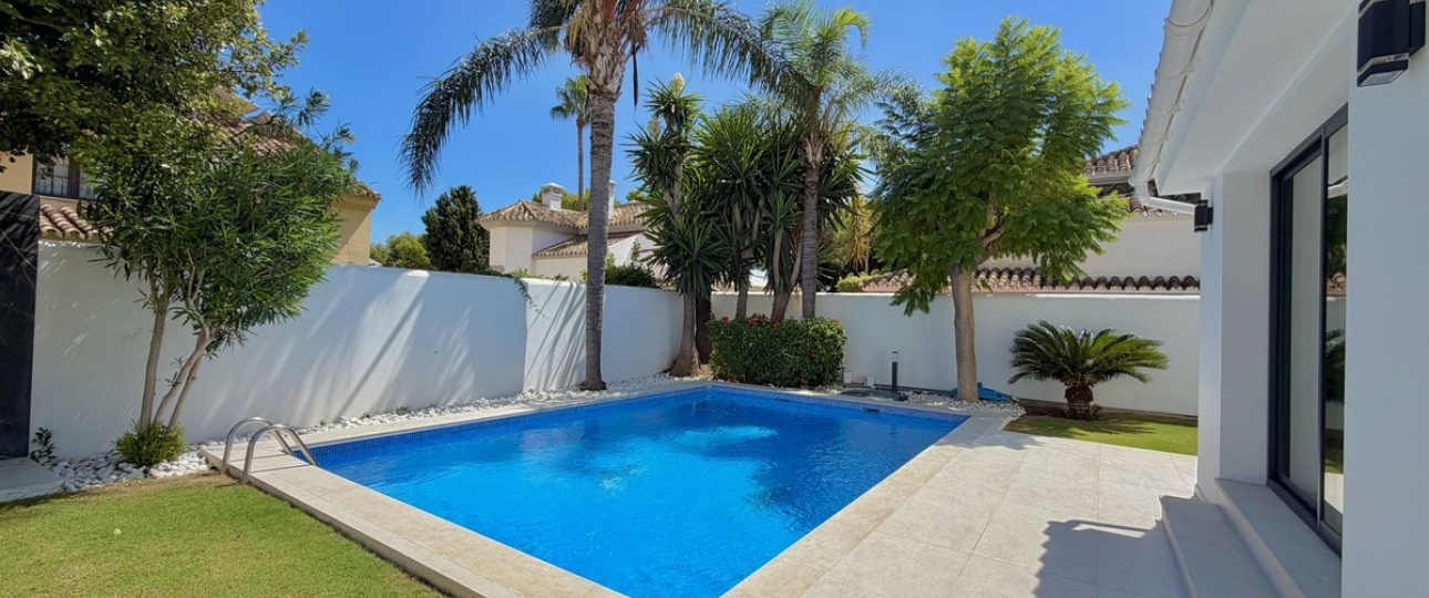 Resale - Villa - Marbella - Nueva Andalucía