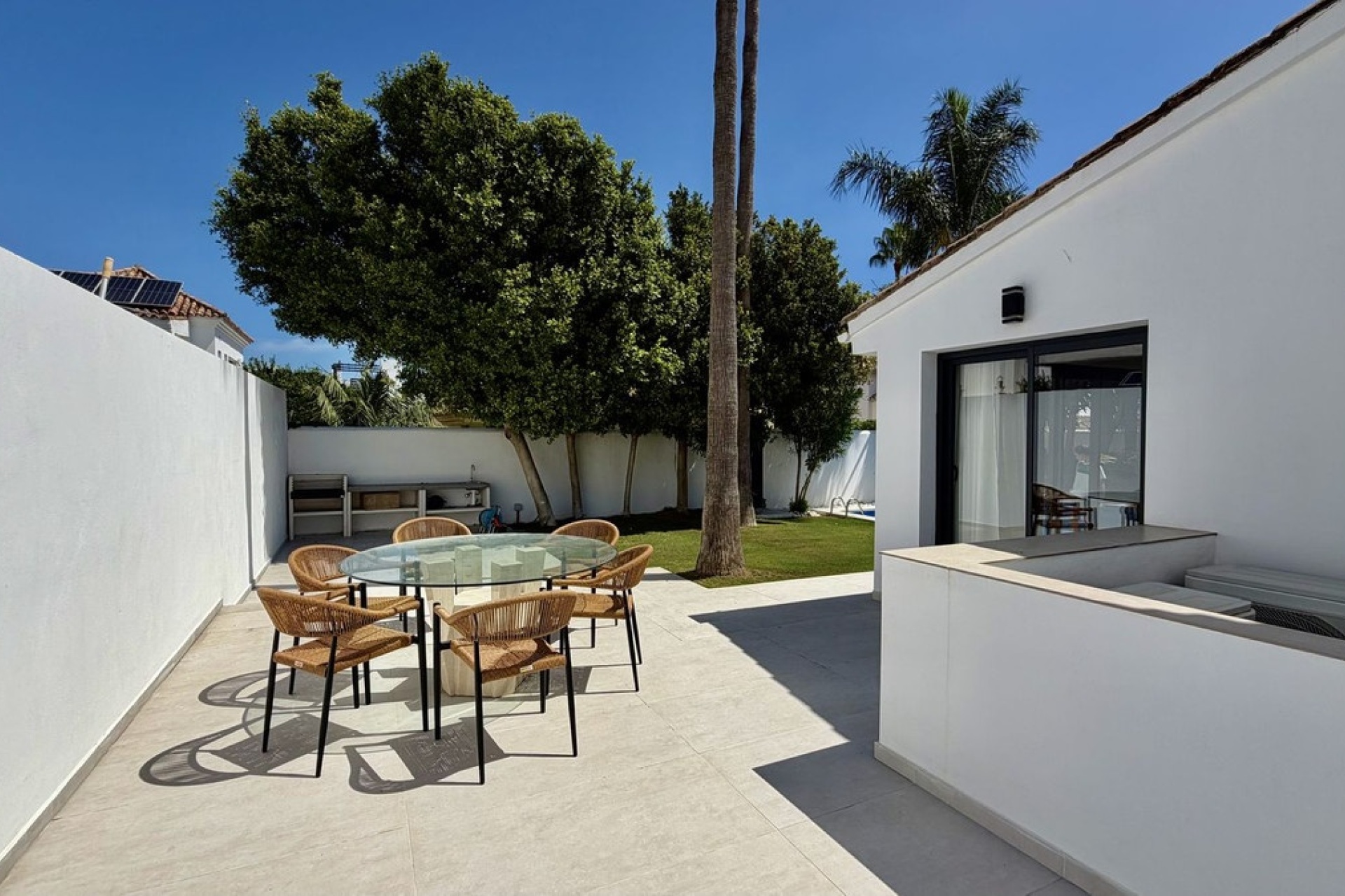 Resale - Villa - Marbella - Nueva Andalucía
