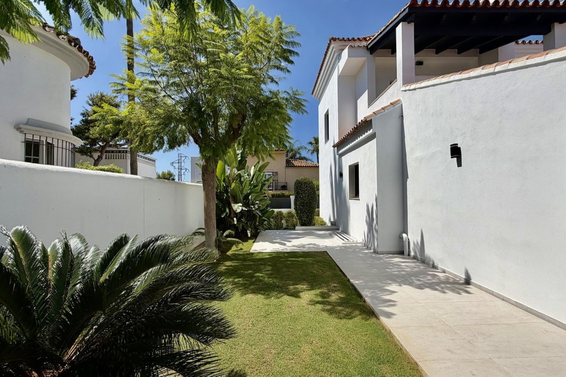 Resale - Villa - Marbella - Nueva Andalucía