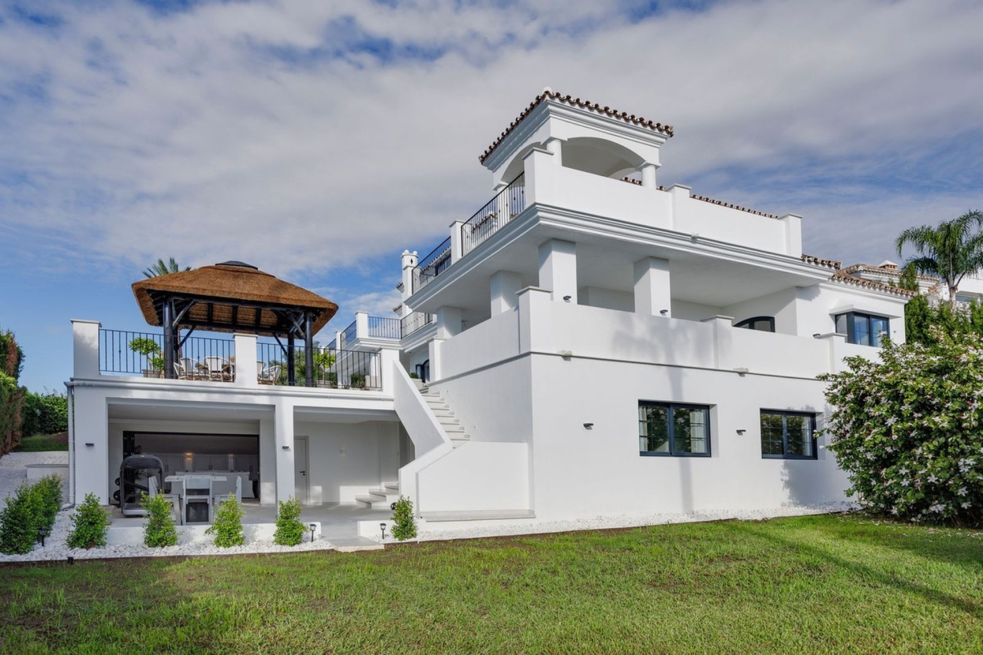 Resale - Villa - Marbella - Nueva Andalucía