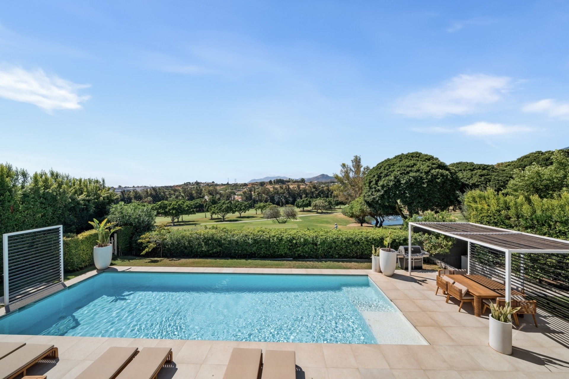 Resale - Villa - Marbella - Nueva Andalucía