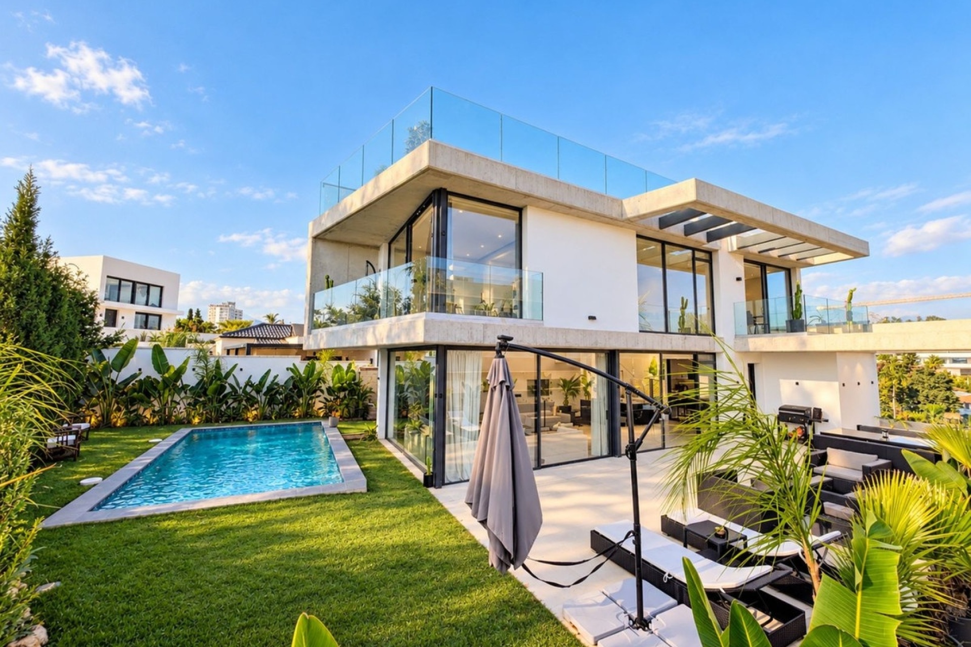 Resale - Villa - Marbella - Nueva Andalucía