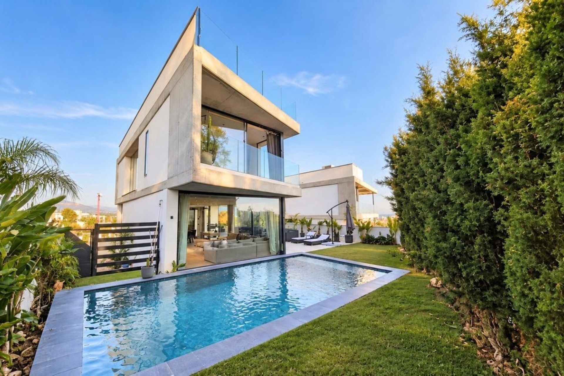 Resale - Villa - Marbella - Nueva Andalucía